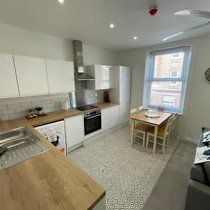 https://apartment-2-at-12-story-st.yorkshirehotels.net
