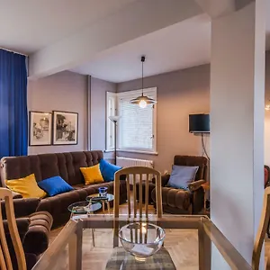 https://colorful-two-bedroom-apartment-next-to-serdika-center.sofiahotelsbg.com
