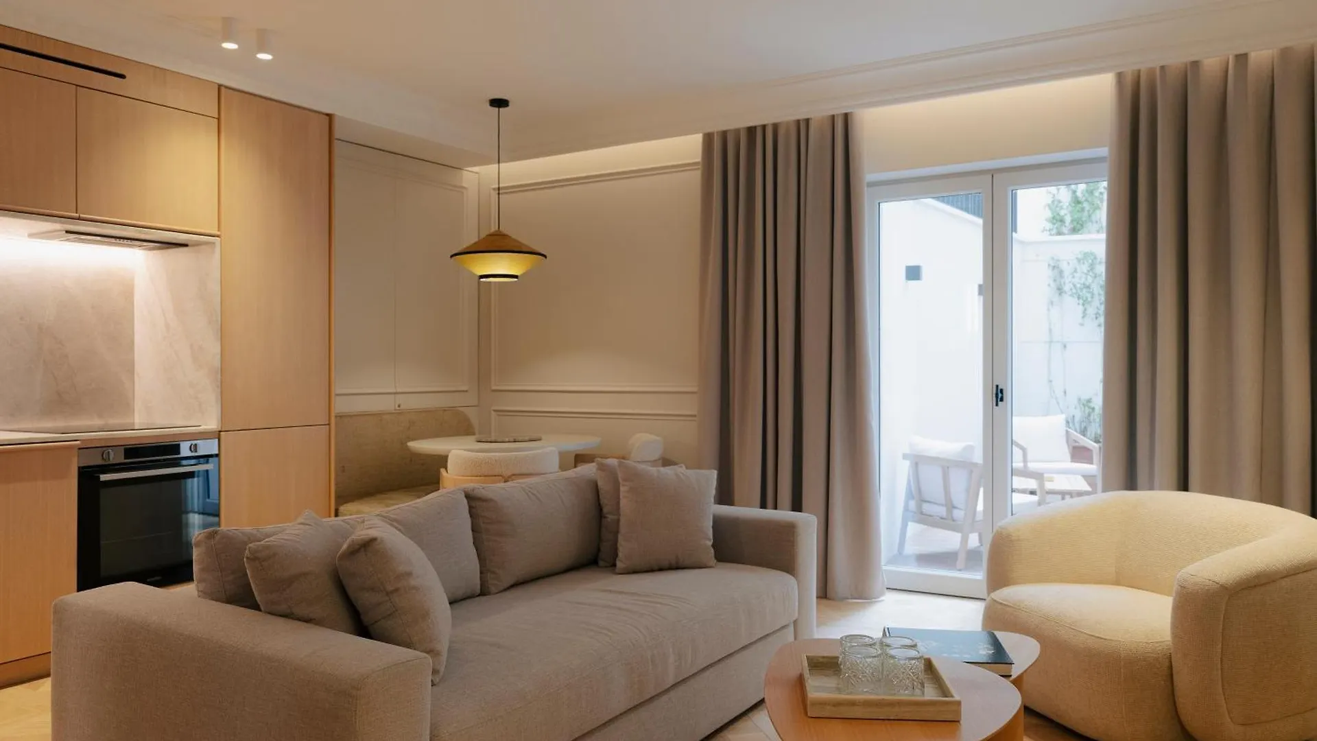 Maison Iena - Serviced Apartments On Champs Elysees パリ 0*,  フランス